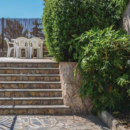 Three-bedroom Holiday In