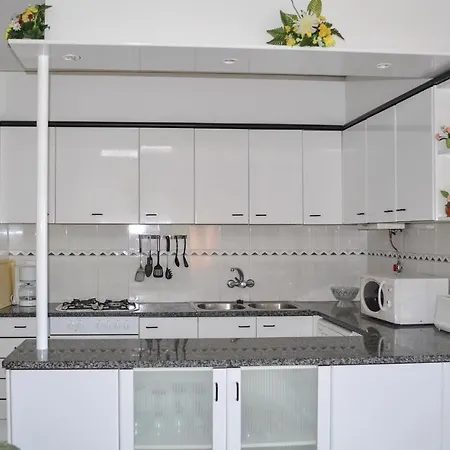 Three-bedroom Holiday In Льорет-де-Мар